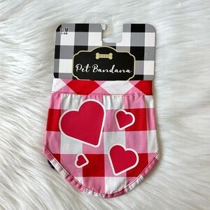 NWT Heart Patterned Red Pink White Pet Bandana Valentine’s Bandana Size 13”- 15”